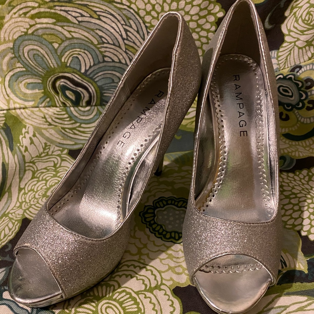 Rampage silver glittery heels size 8